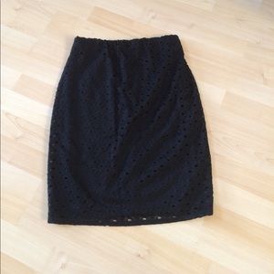 Skirt, size 2. ALFANI. Elastic waist.